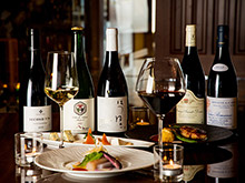 We handle many wines from within Hokkaido, and our sommelier will guide you to the right wine for your meal.