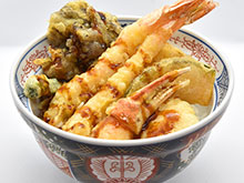 Large shrimp and crab 'Tendon' are also very popular.
